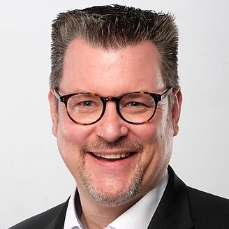 Carsten Behaghel, IT-Berater für Dokumentendigitalisierung Carsten Behaghel, IT-Berater für Dokumentendigitalisierung